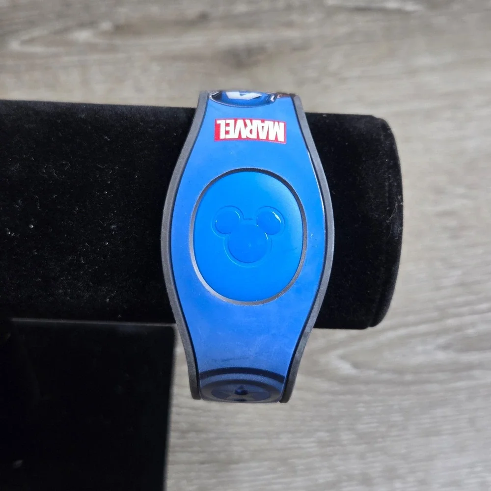 Disney Parks MagicBand Magic Band  Marvel: Captain America - Blue Dad Gift